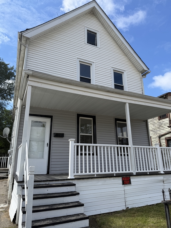 Cleveland Condo: 1230 Norwood Road - Lower