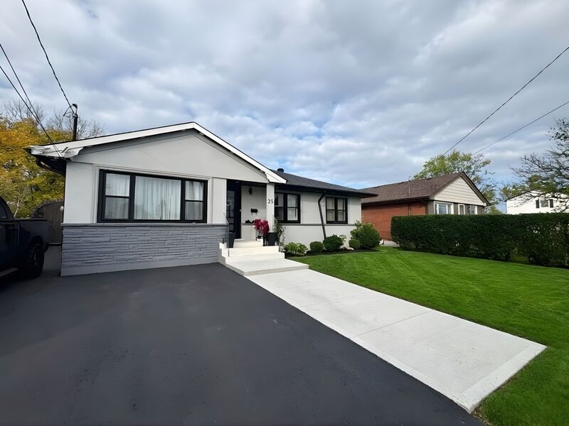 Grimsby Condo: 35 Stewart st