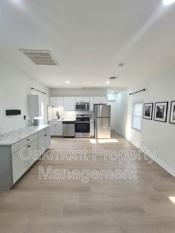 PETERSBURG House: 406 St Mark Street