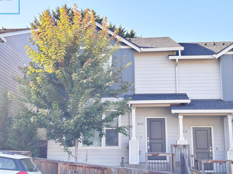 Eugene House: 2442 Brackenfern Rd