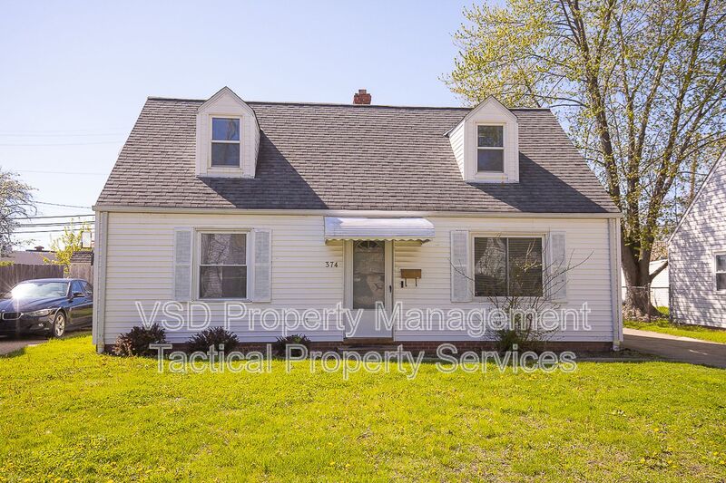 Euclid House: 374 E 232 St