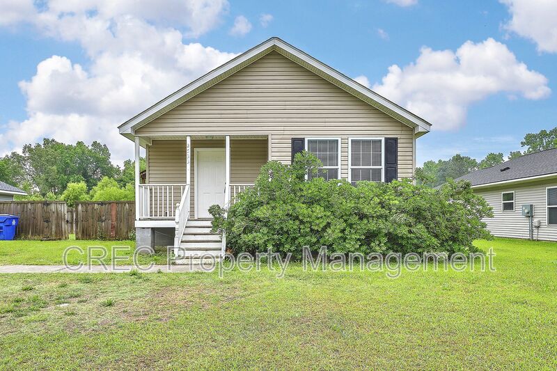 North Charleston House: 2533 Celestial Court