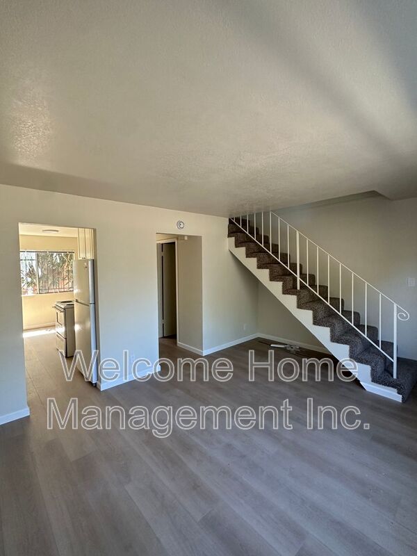 Hayward House: 152 Laurel Ave