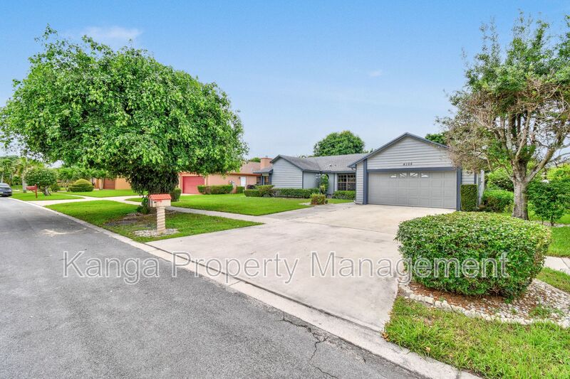 West Palm Beach House: 4105 Shelley Rd S