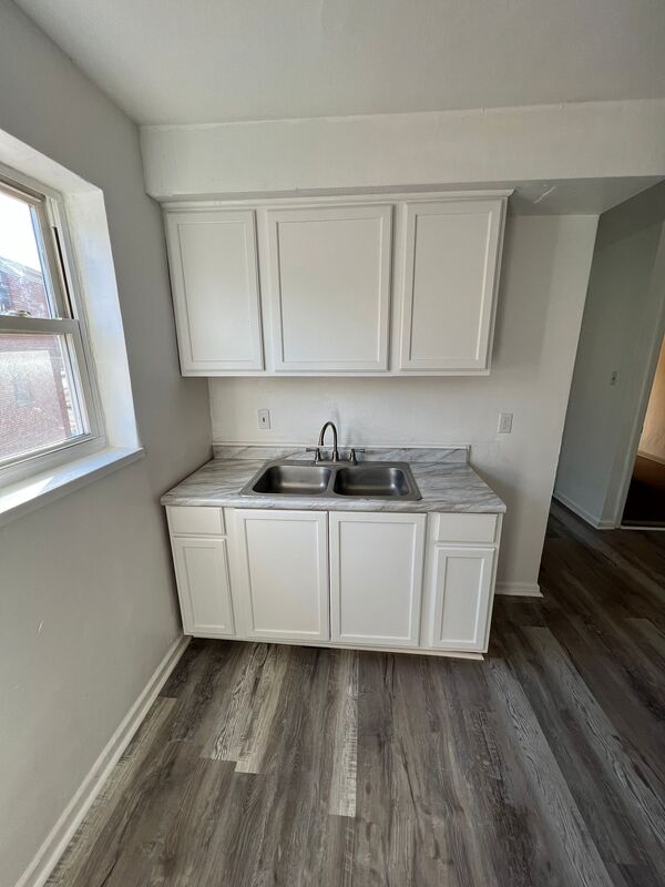 Dayton Condo: 250 Basswood Avenue - 1