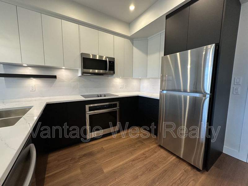 Kelowna Condo: 519-1281 Pridham Ave