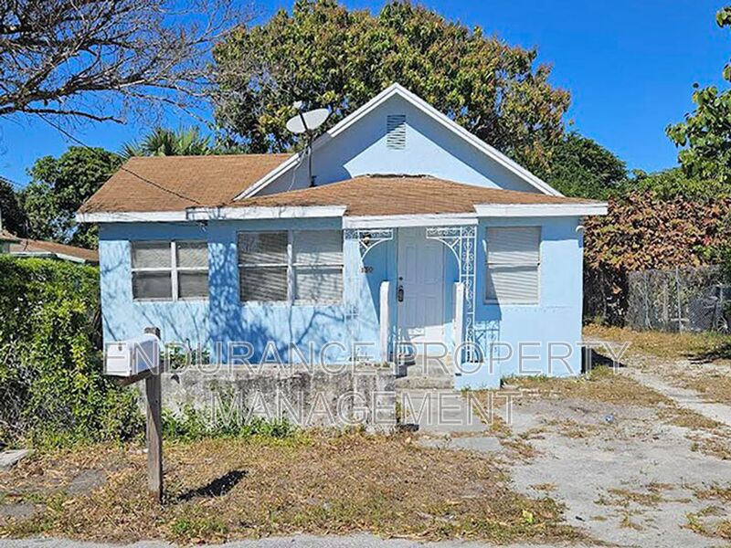 RIVIERA BEACH House: 150 W 15th Street