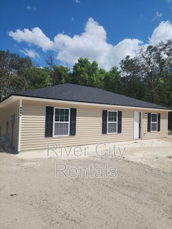 Keystone Heights House: 6306 Alliance Ave