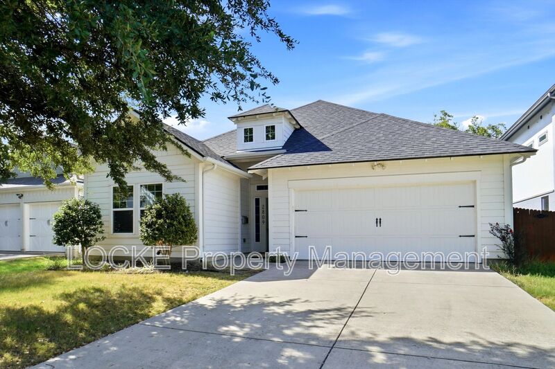 Fort Worth House: 2809 W Bewick St
