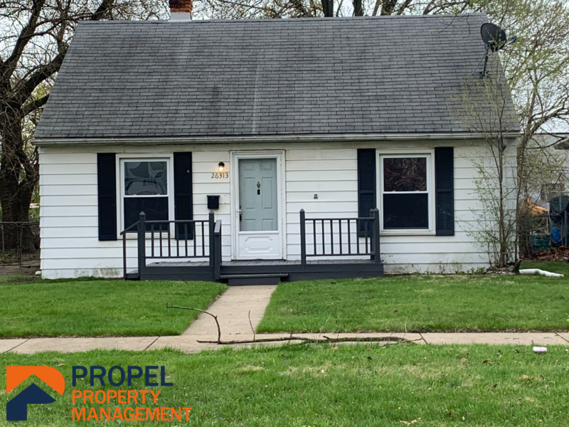 Redford Charter Township House: 26313 Southwestern Highway