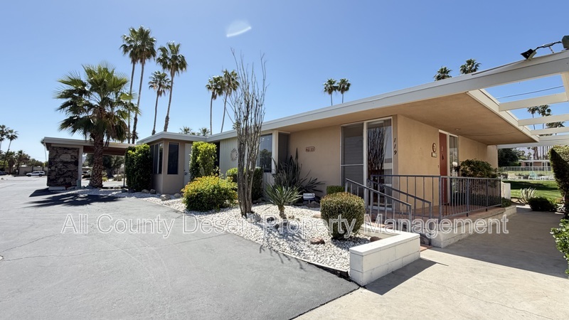 Palm Desert Condo: 46133 Highway 74