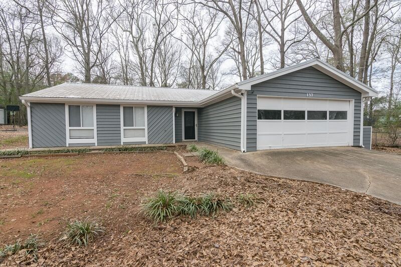 Watkinsville House: 137 Hight Court
