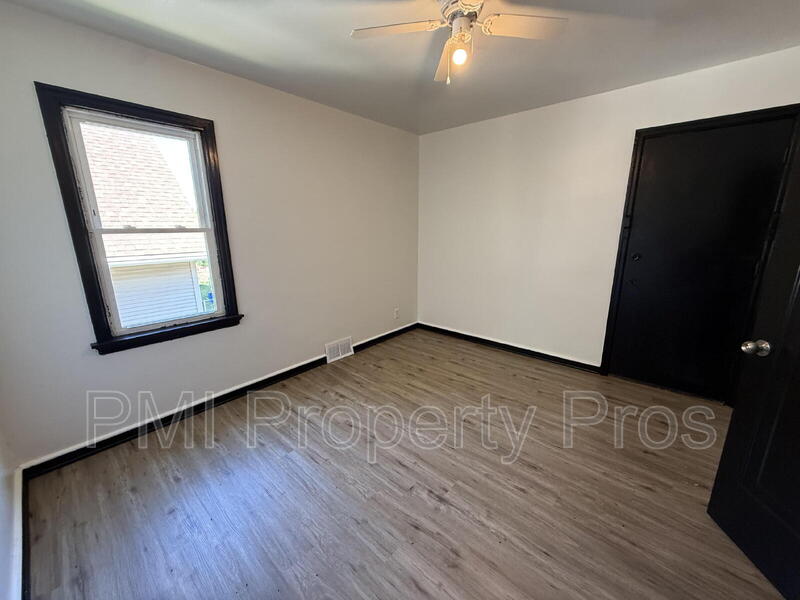 Milwaukee Condo: 3630 W Nash St
