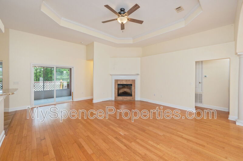Crestview House: 618 Territory Lane