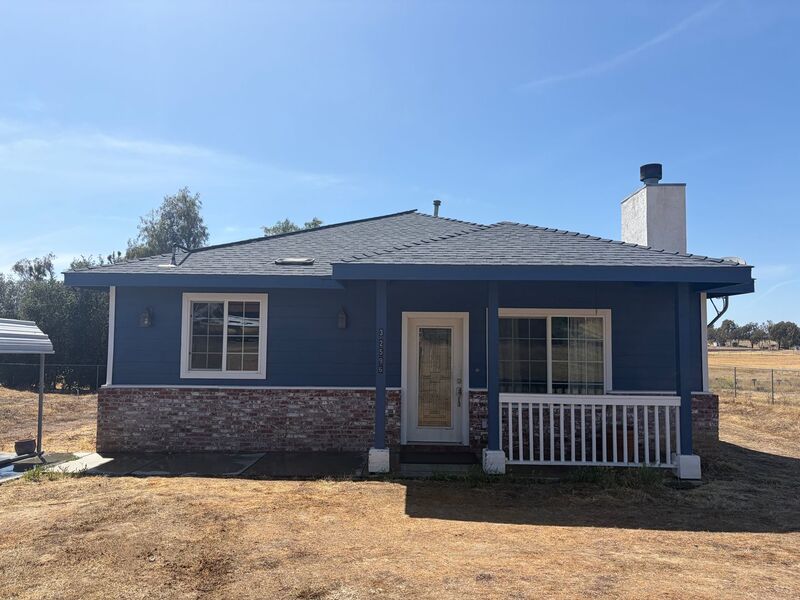 Winchester House: 32586 Galleano Ave