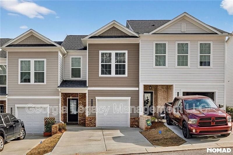 Homer House: 110 Greenview Court