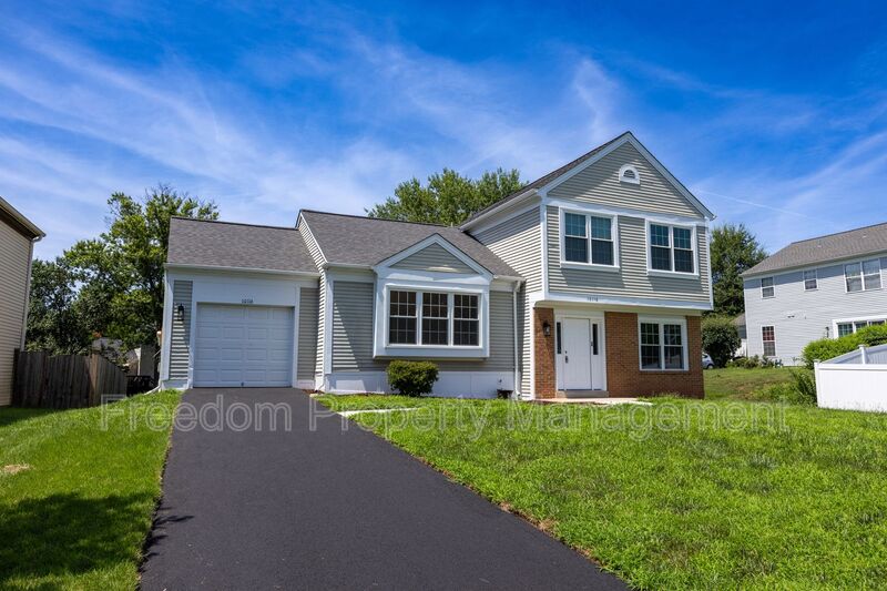 Manassas House: 10116 Wimbledon Ct