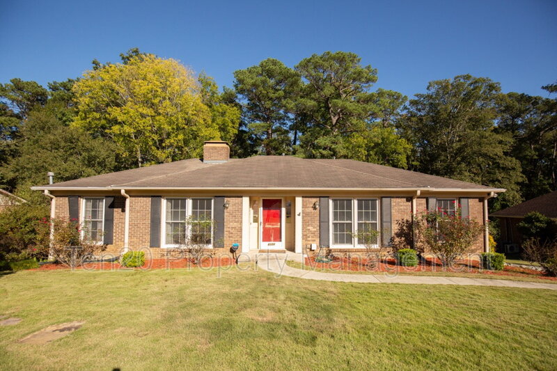 Columbus House: 6124 Canterbury Drive