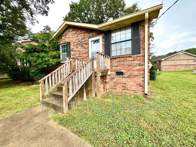 Hermitage House: 4404 Gina Brooke