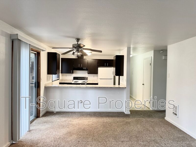 Lynnwood Apartment: 2720 204th St SW