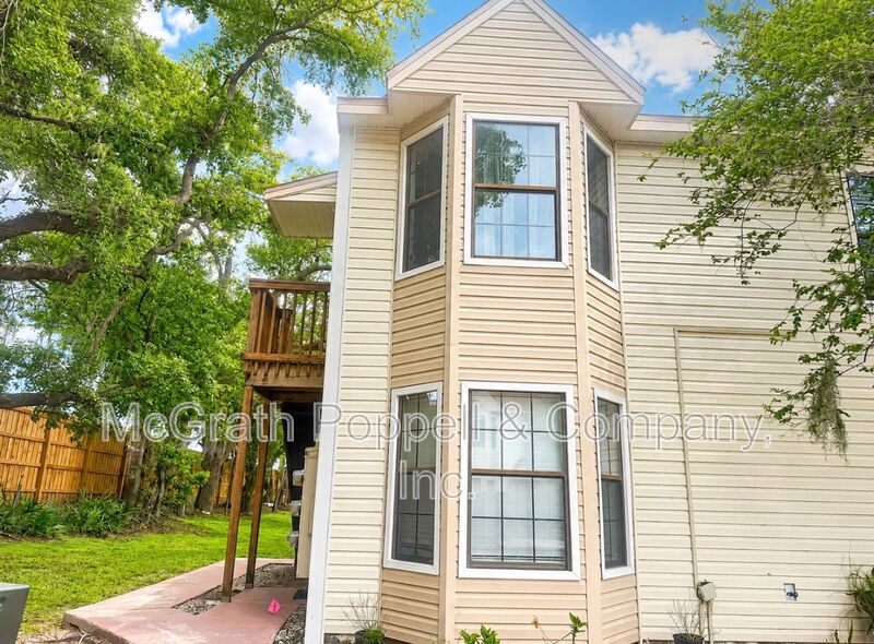 Plant City Condo: 2302 MAKI RD