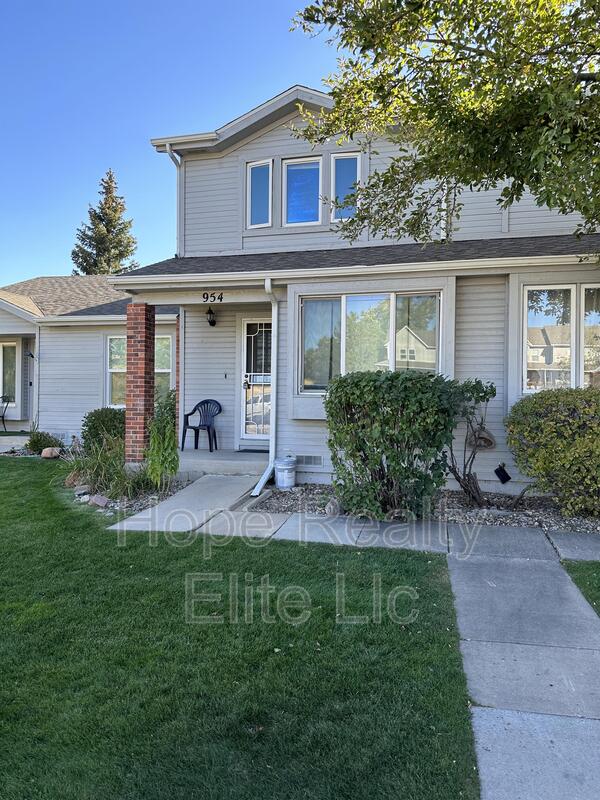 Request a Viewing for 954 Brant Hollow Court Tenant Turner