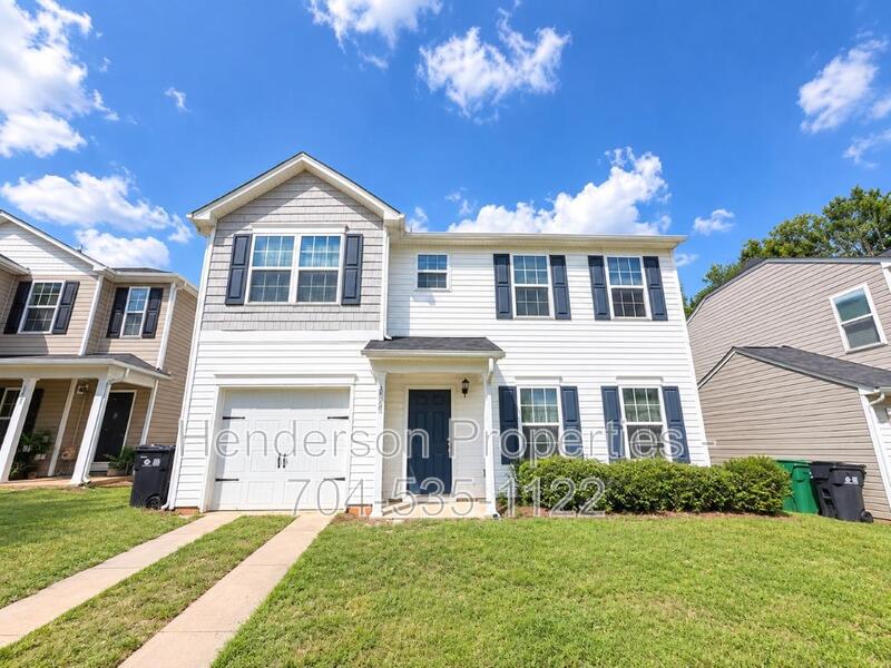 Charlottte House: 9025 Sharpes Cir