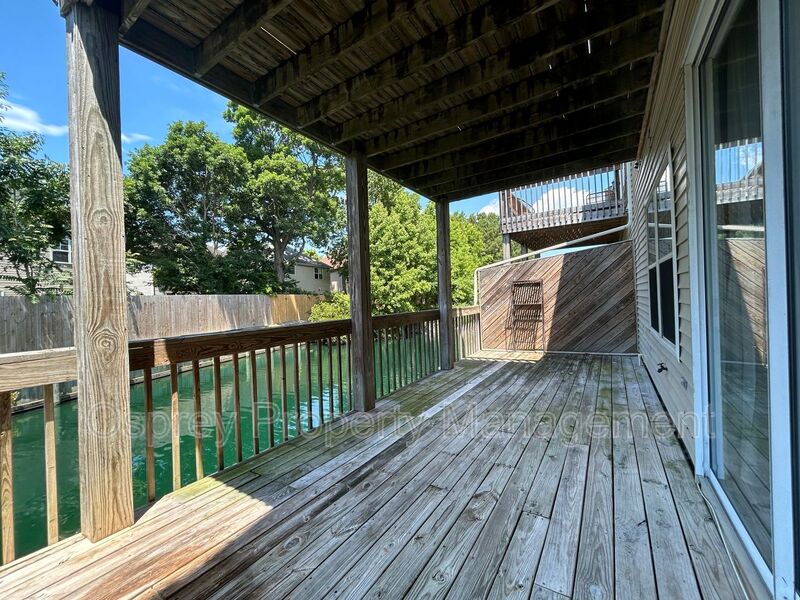 Introducing a charming 2 bedroom, 2 bathroom condo  - Photo 22