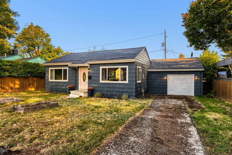 Portland House: 8527 NE Humboldt St