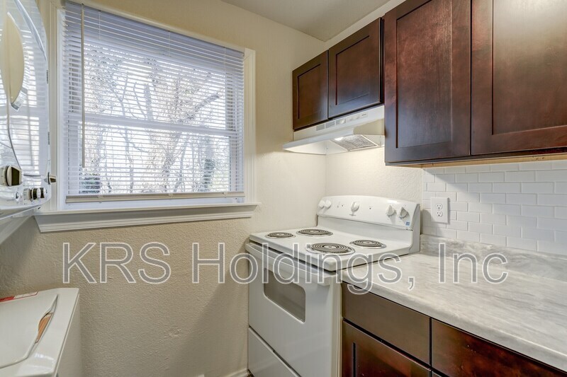 PETERSBURG Condo: 1517 HALIFAX ST