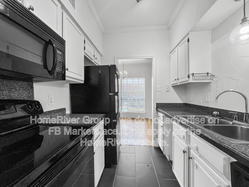 Dallas Condo: 8550 Fair Oaks Xing