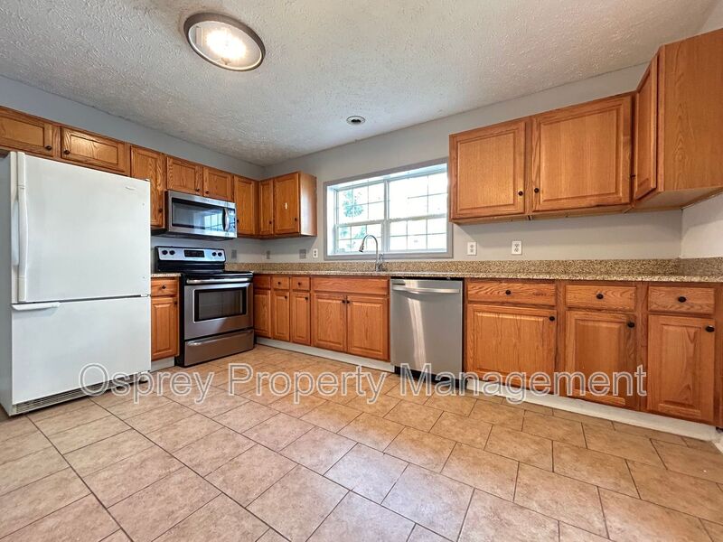 Spacious 4-Bedroom Home W/Sunroom & Large Backyard