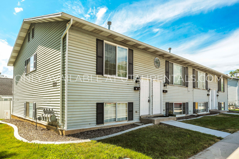 Pleasant Grove Condo: 255 E Center St