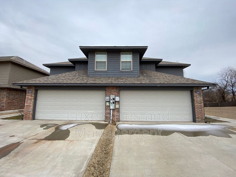 Edmond House: 1840 Casitas Circle