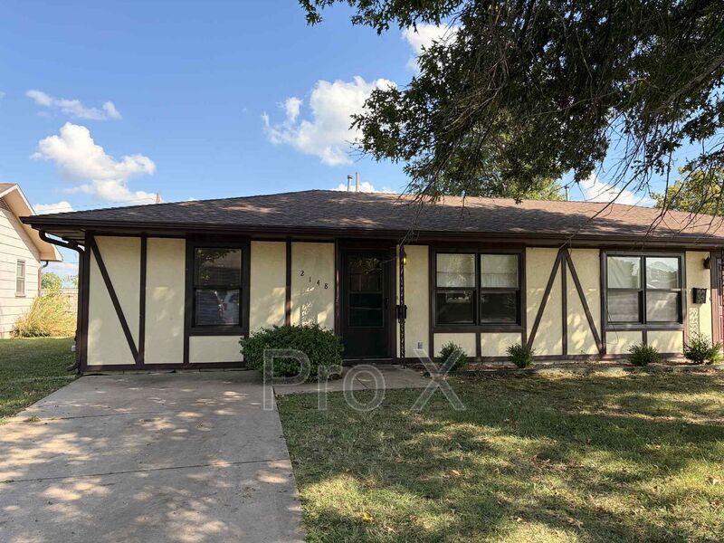 Carthage House: 2148 Forest Drive