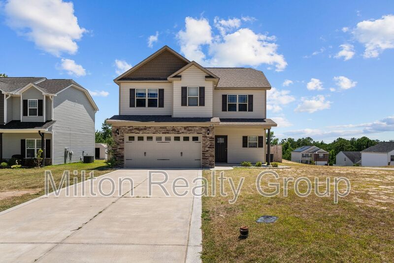 Fayetteville House: 528 Tip Top Ave