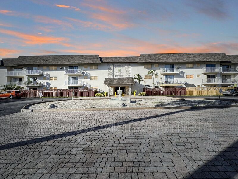 Miami House: 8475 SW 94th St