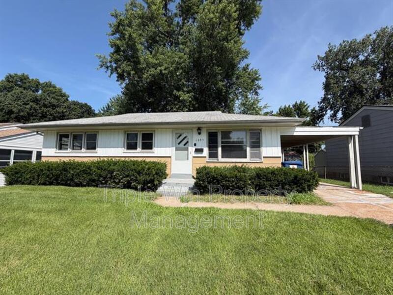 Florissant House: 1695 Crowder Dr