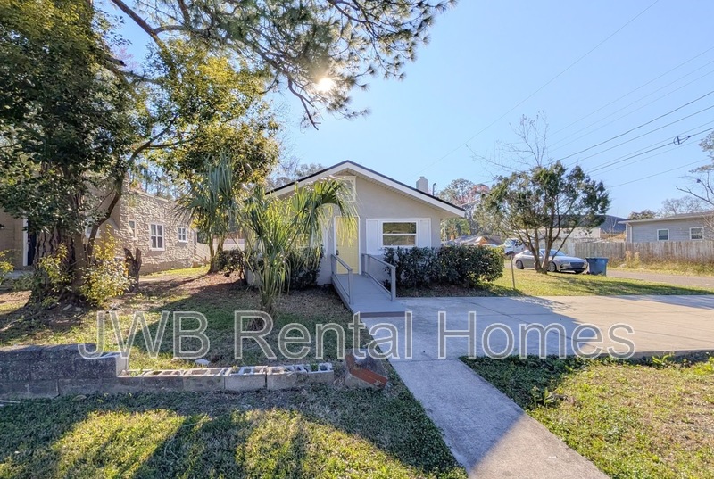 Jacksonville House: 1730 Rowe Ave