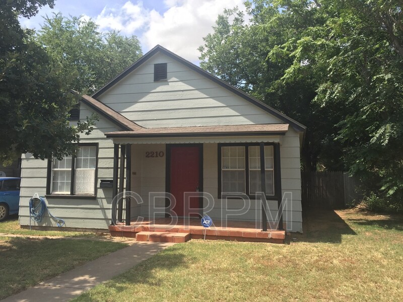 Lubbock House: 2210 28th Street