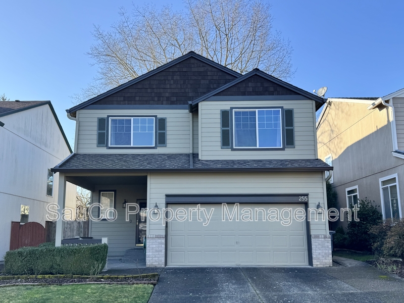 Hillsboro House: 255 Northeast 74th Avenue