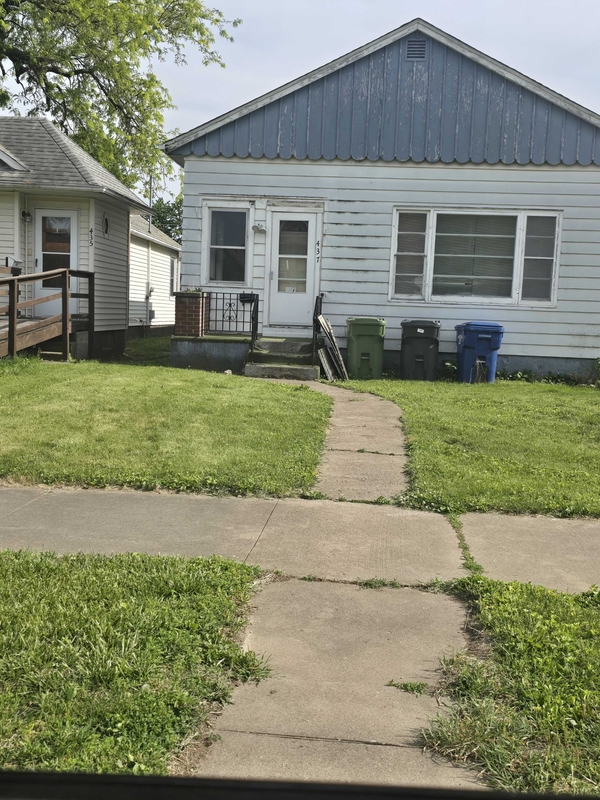 Clinton House: 437 1st Avenue