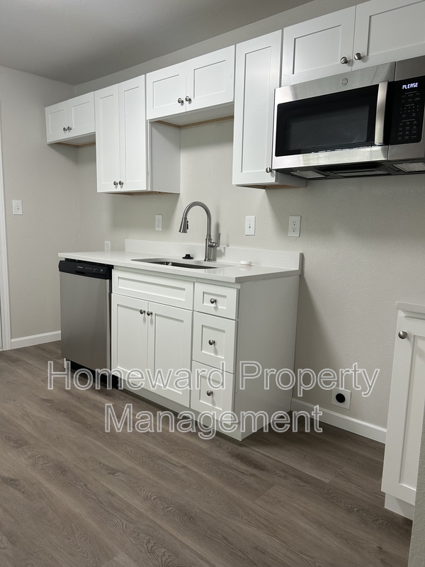 Dallas Condo: 407 North Justin Avenue - A