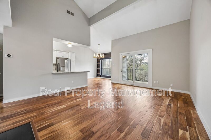 Dallas House: 2506 Wedglea Dr