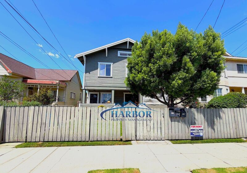San Pedro House: 362 W 10th Street