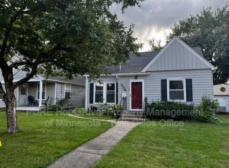 Saint Louis Park House: 2632 Toledo Avenue S