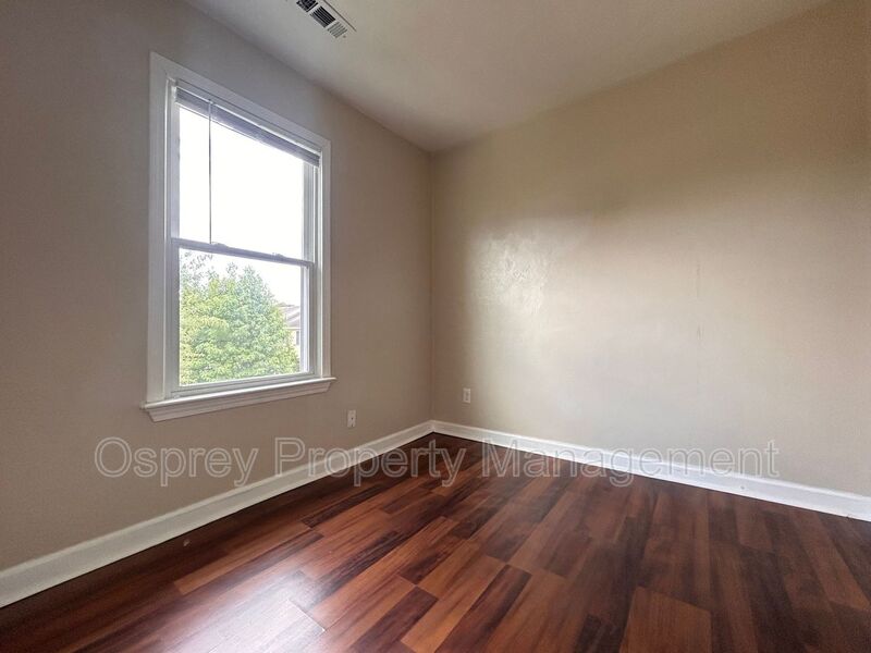 3-Bedroom Townhome with Spacious Backyard in the Heart of Chesapeake