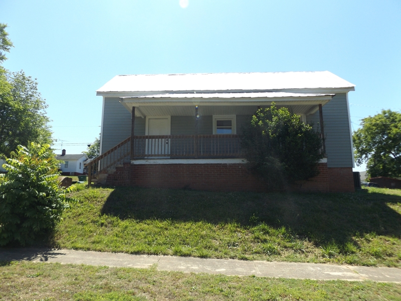 Norwood House: 116 Aikman Avenue