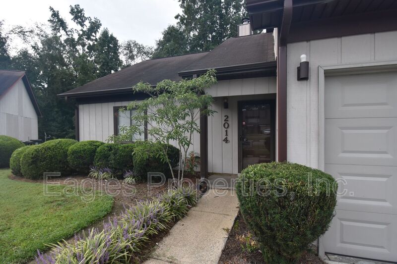 Goldsboro House: 2014 Stephens Court