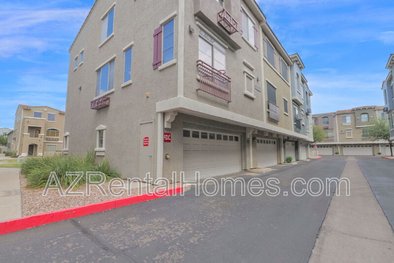 Tempe Townhome: 2402 E 5th St